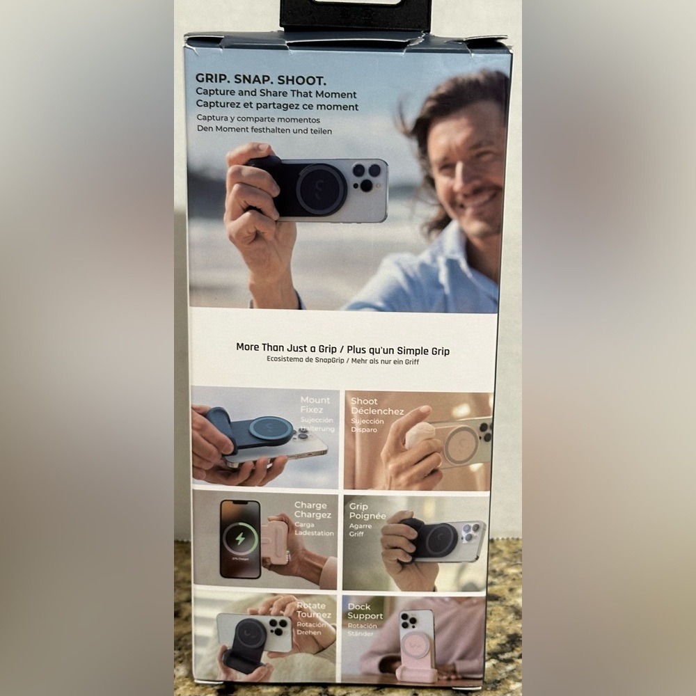 SnapGrip Magnetic Camera Grip - Black - Picture 2 of 6